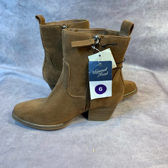 NWT Woman's Universal Thread Solita Faux Suede Cowboy Booties - Picture 10 of 14